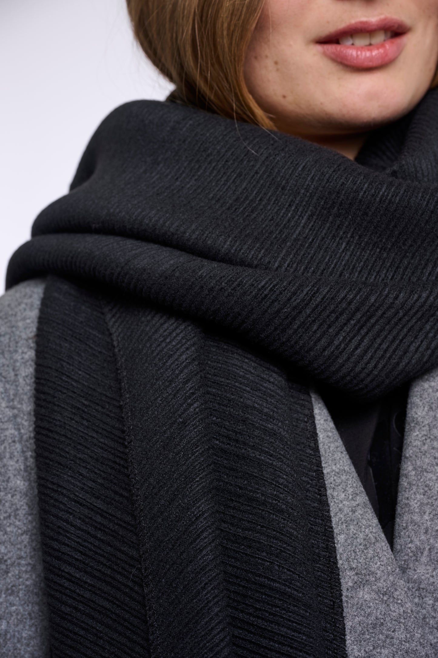 Ivie Scarf Black