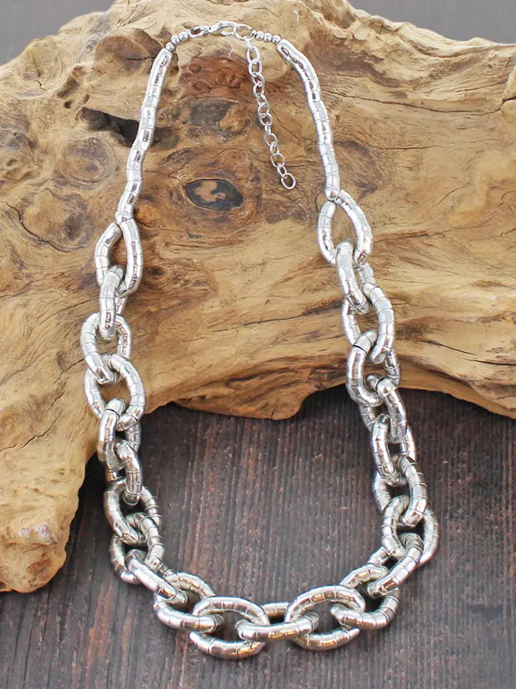 Short Snake Loop Necklace Silver