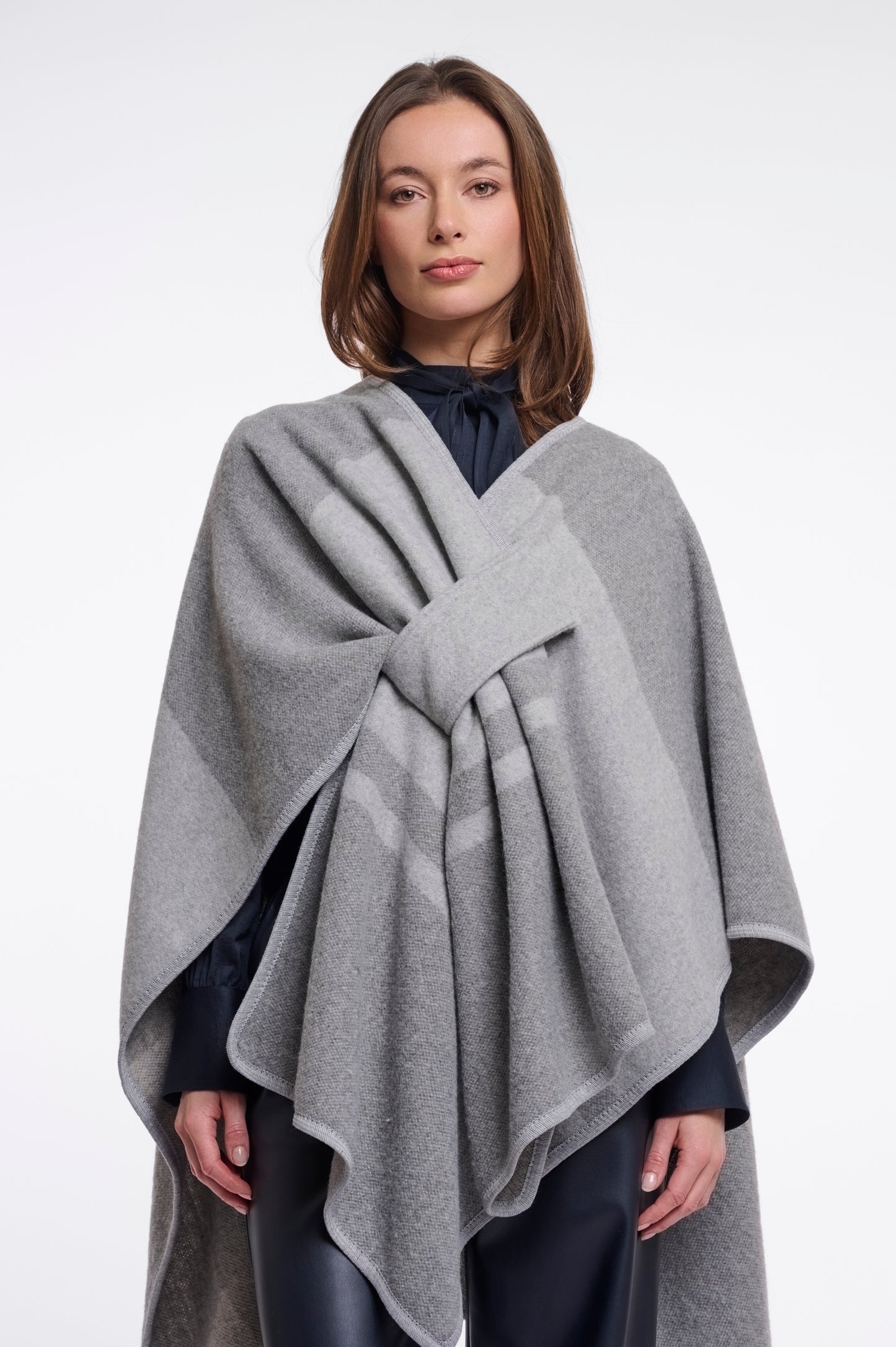 Levi Cape Light Grey