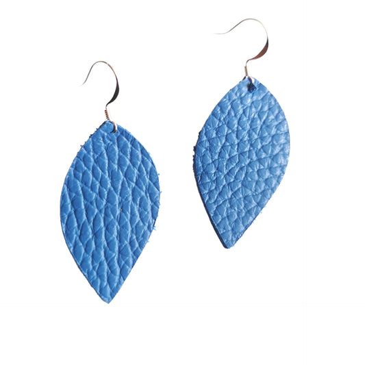 Duilleogin Small Leaf Earrings