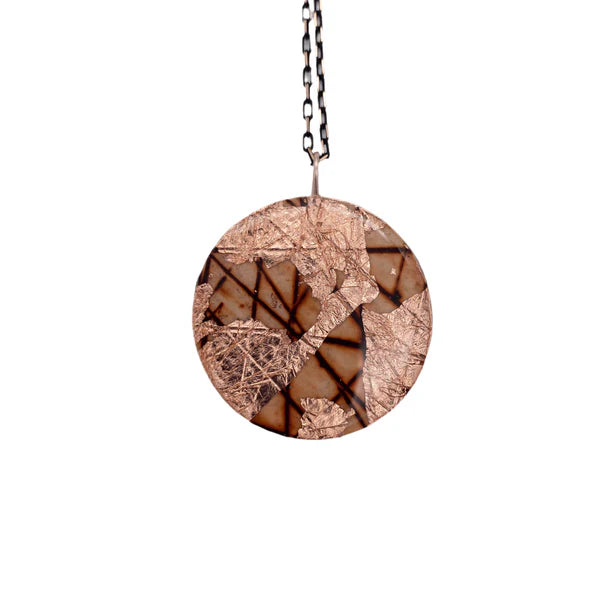 Ró sgraffito textile necklace in rose-gold/rust