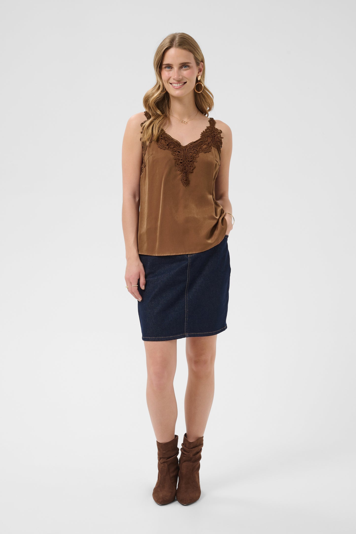 CRAnna Top Friar Brown