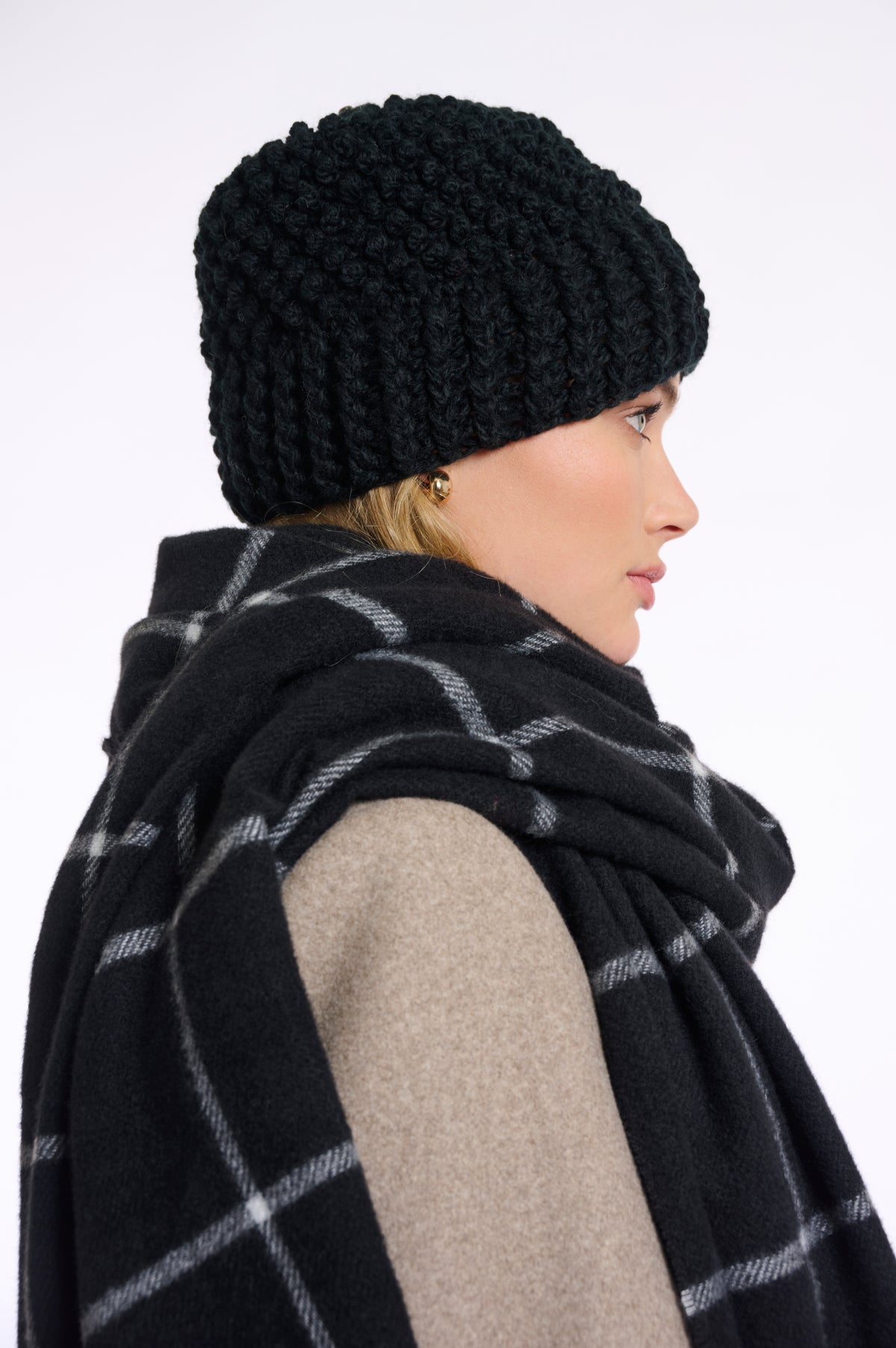 Kevina Knitted Hat Black