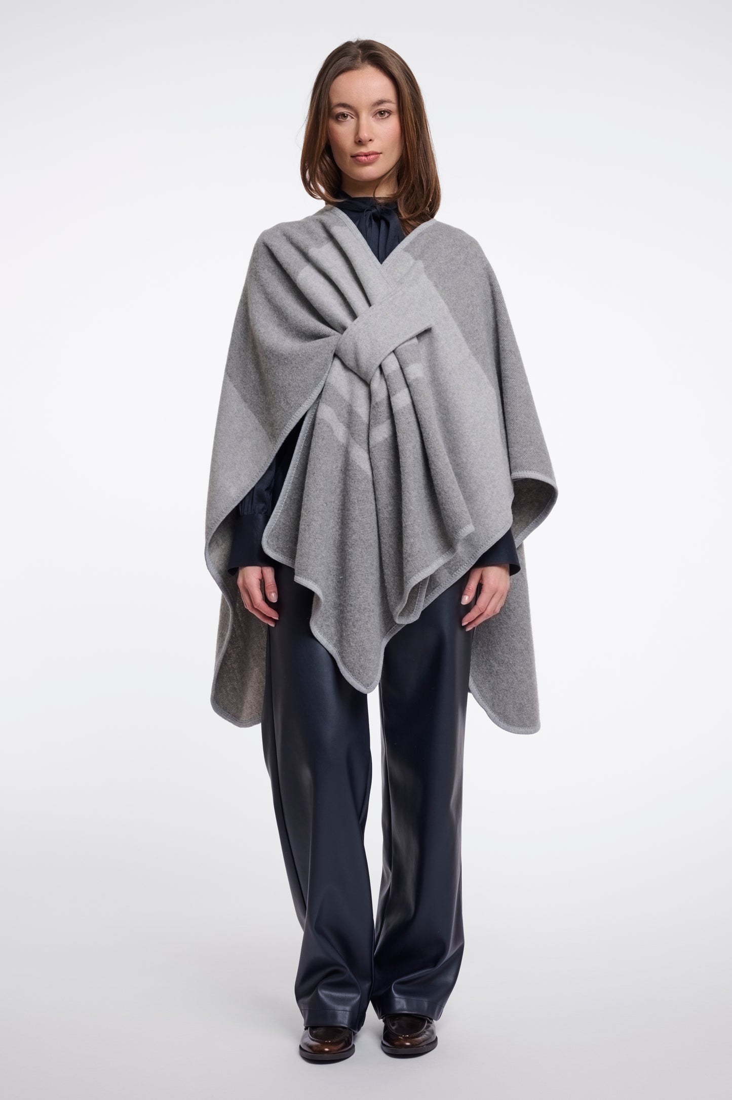 Levi Cape Light Grey