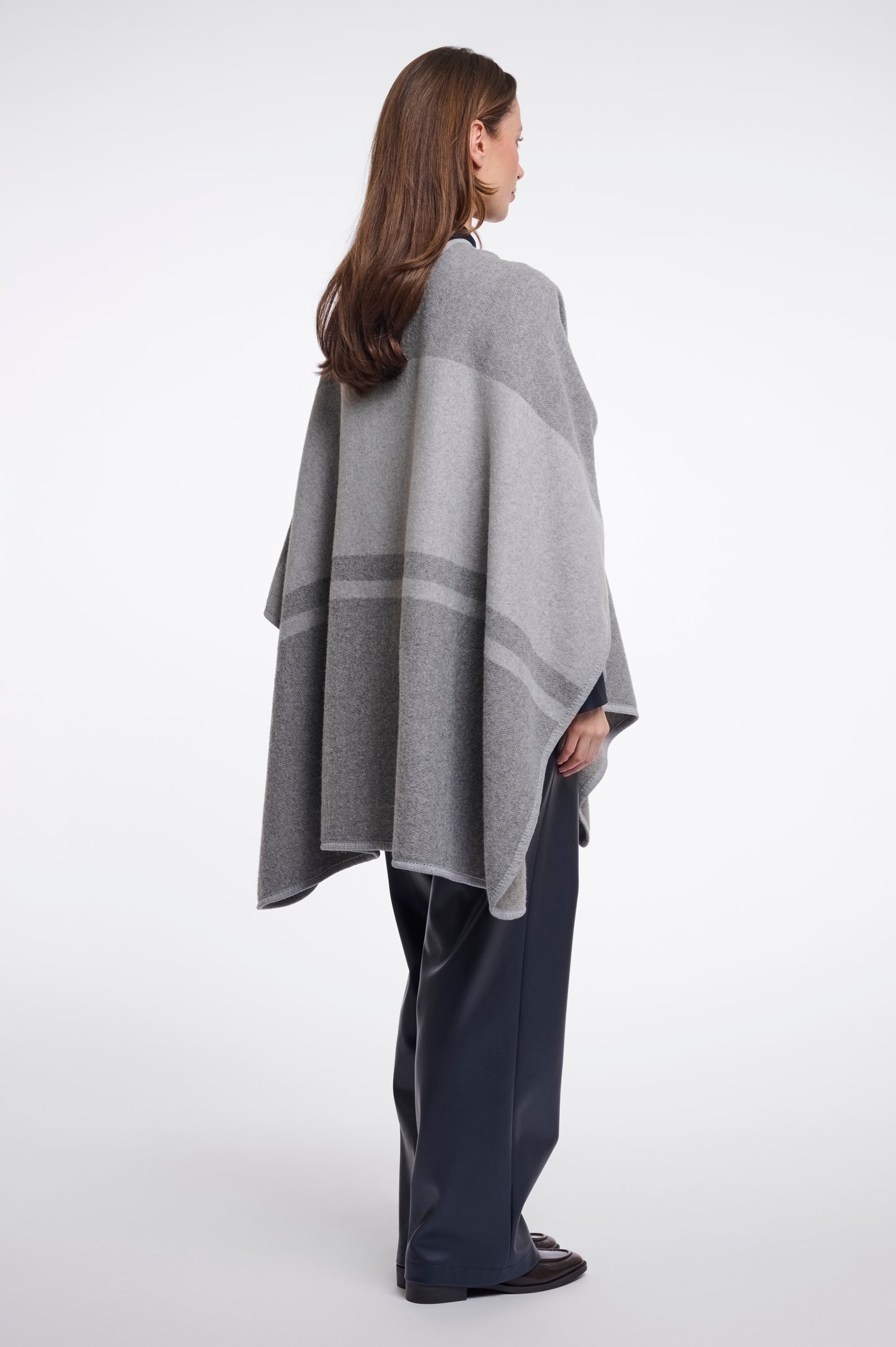 Levi Cape Light Grey