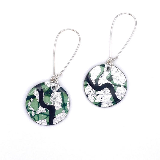 Ripple sgraffito earrings in silver/jade/black