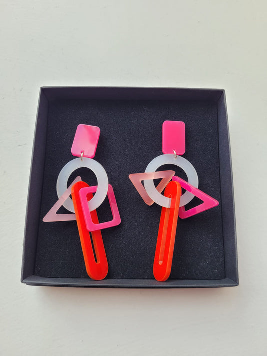 Throwing Shapes Fuchsia Earrings