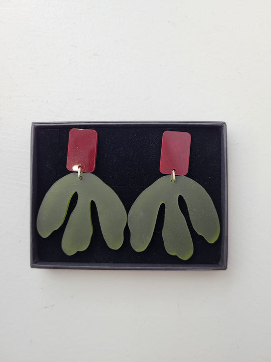 Fleur-De-Lis Wine and Green Drop Earrings