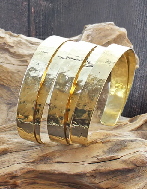 Beaten Overlapping Cuff Gold
